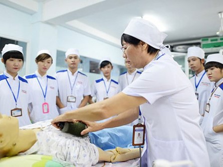 Giấc mộng xuất khẩu điều dưỡng, lương nghìn đô