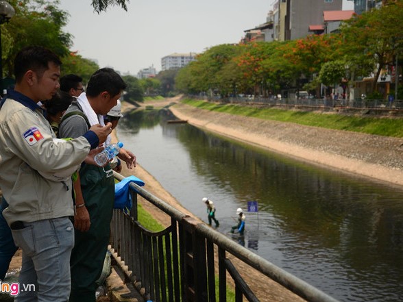 Giới khoa học nghi ngờ công nghệ làm sạch sông Tô Lịch của Nhật Bản