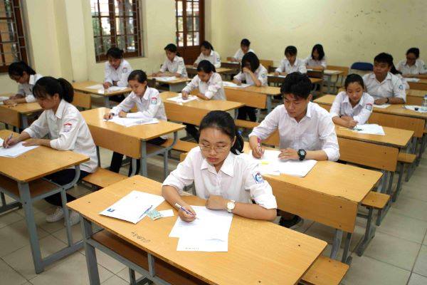 Chủ tịch TP Pleiku xin lỗi phụ huynh, học sinh sau sự cố lộ đề thi