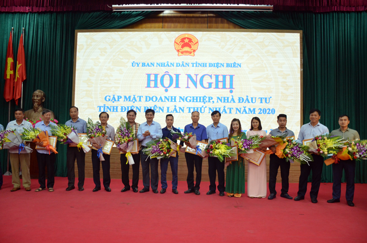 Điện Biên gặp mặt doanh nghiệp, nhà đầu tư