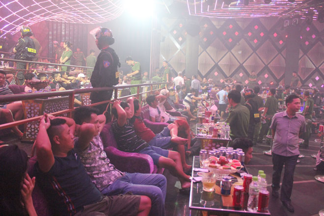 Hàng trăm thanh niên chơi ma túy trong quán Bar Romance