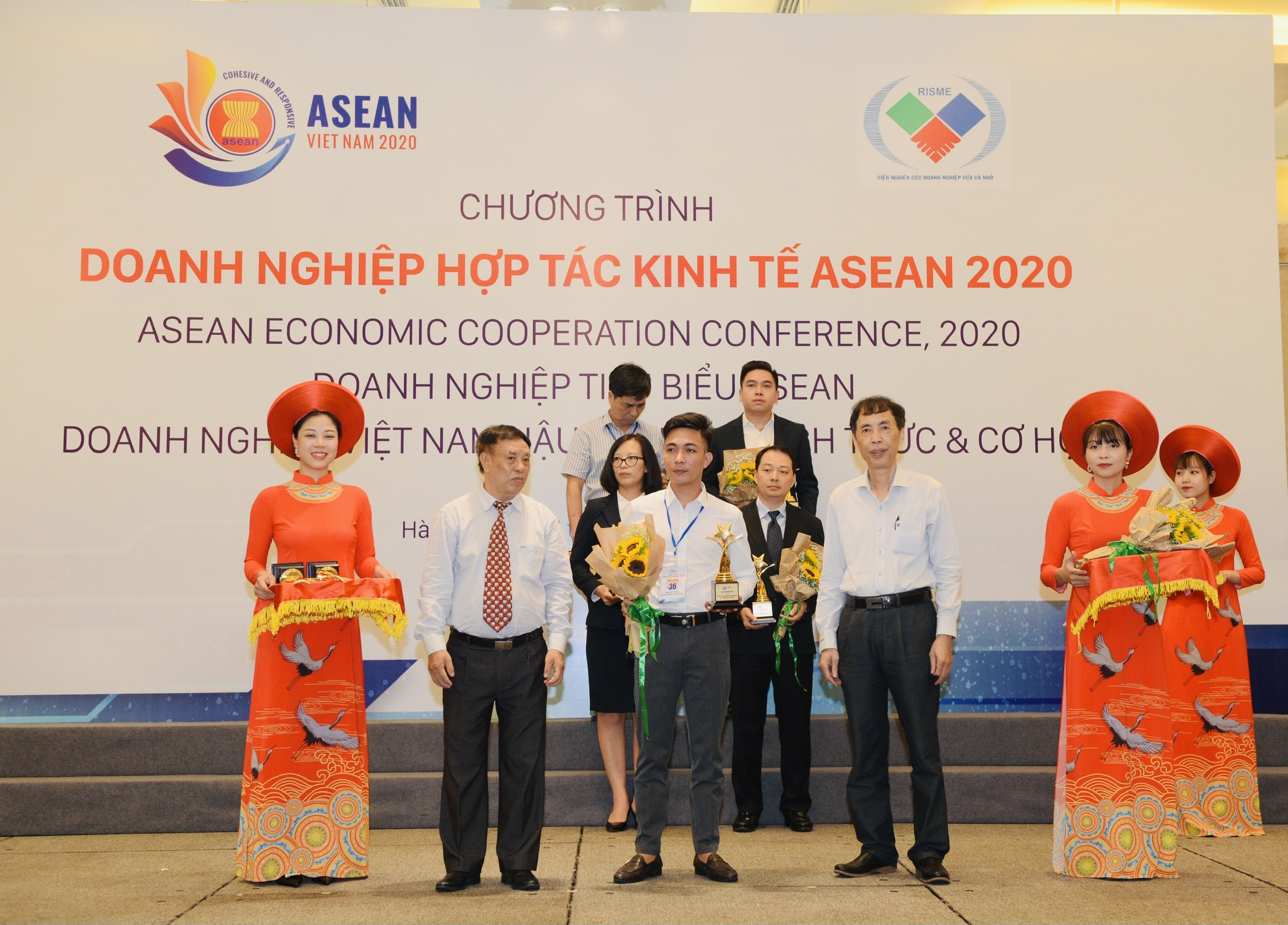 DN Việt lọt Top 10 thương hiệu tiêu biểu ASEAN