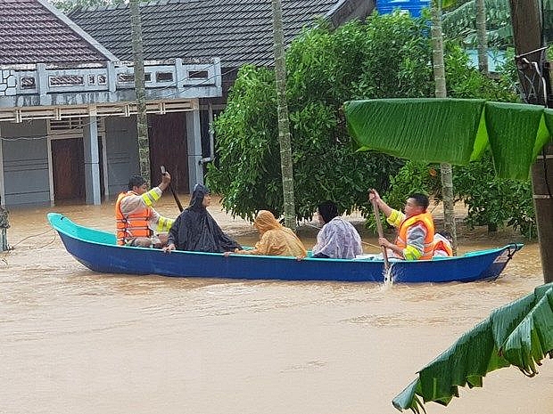 Doanh nghiệp TPHCM hướng về miền Trung