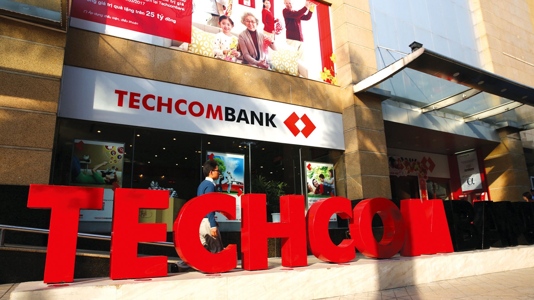 techcombank ngan hang doi tac hang dau tai viet nam cua adb