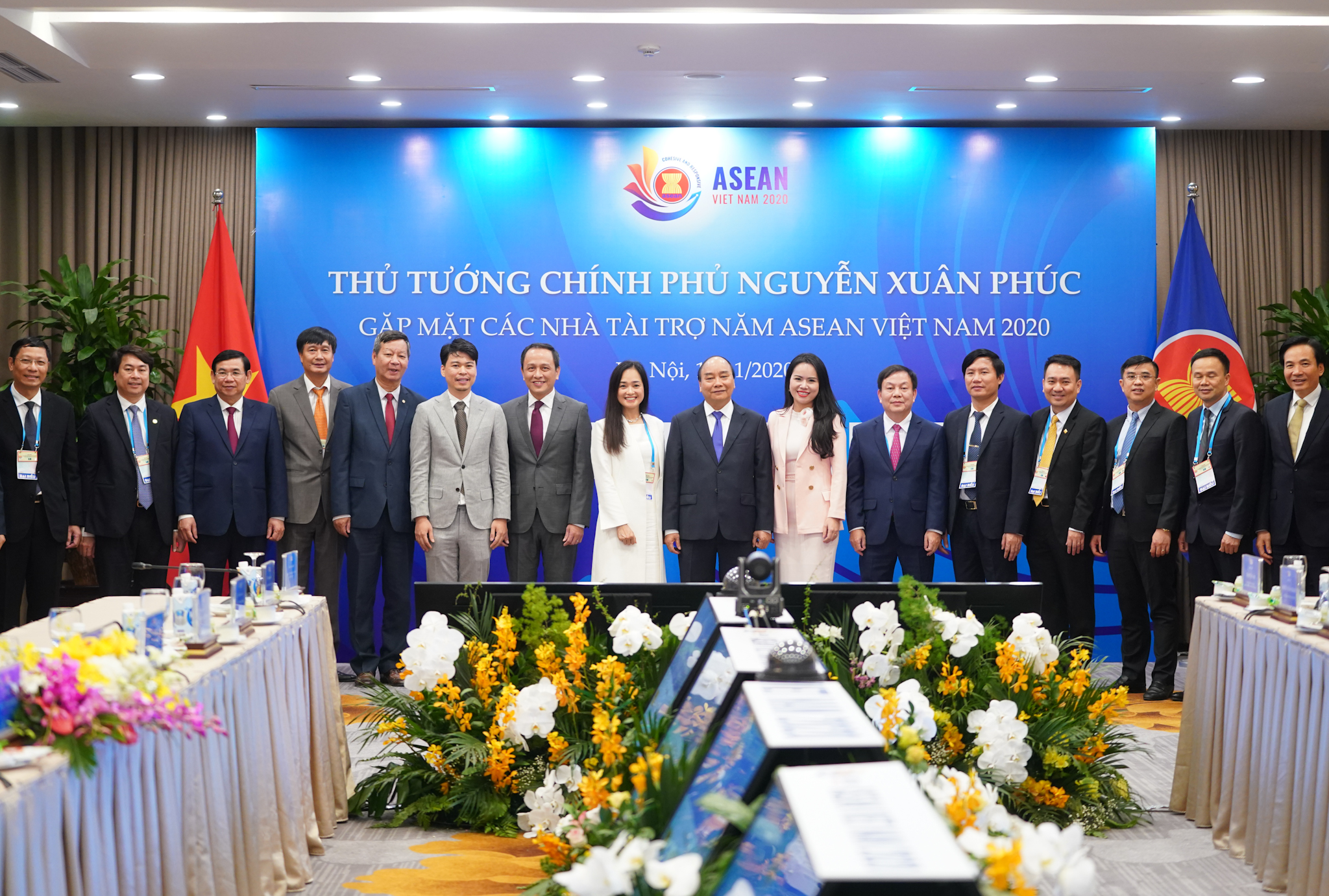 thu tuong gap go cac nha tai tro hoi nghi cap cao asean 37