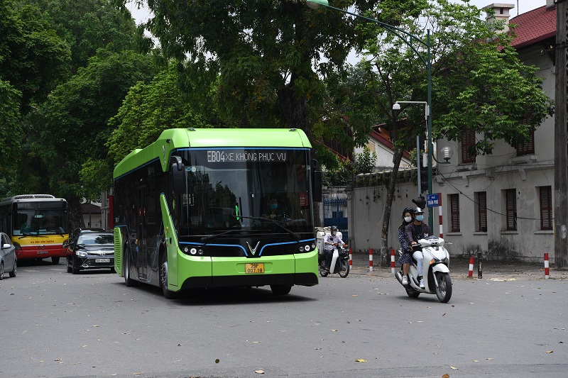 Xe buýt điện VinBus chạy thử nghiệm nội đô Hà Nội
