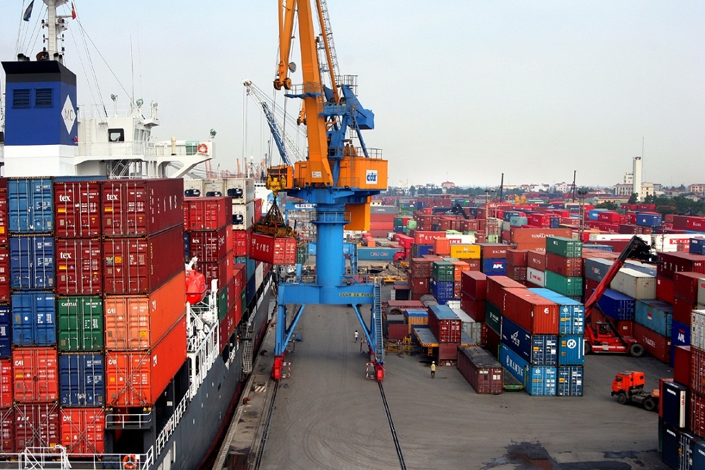 Giá trị nhập khẩu của Trung Quốc tăng cao nhất sau 10 năm