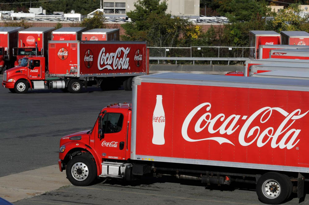 Coca-Cola "bay hơi" khoảng 92 nghìn tỷ đồng sau màn dẹp 2 chai nước trong buổi họp báo
