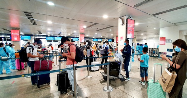 Dịch vụ test nhanh covid-19 tại Sân bay Tân Sơn Nhất có giá cao nhất 1,69 triệu đồng/người