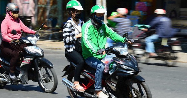 Từ 1/8, tăng thuế đối với tiền thưởng của xe ôm công nghệ