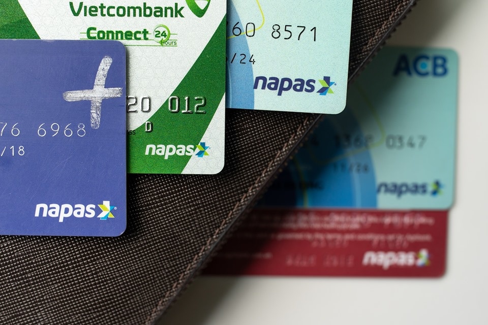 Yêu cầu giảm phí giao dịch, phí chuyển tiền ATM, liên ngân hàng 24/7