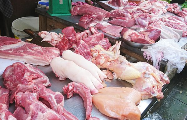 Nghịch lý giá thịt lợn mùa dịch