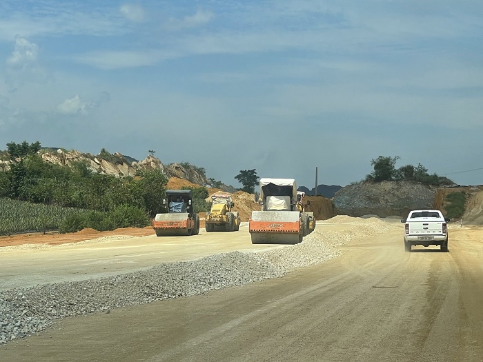 Nhiều công trình giao thông trọng điểm nguy cơ chậm tiến độ