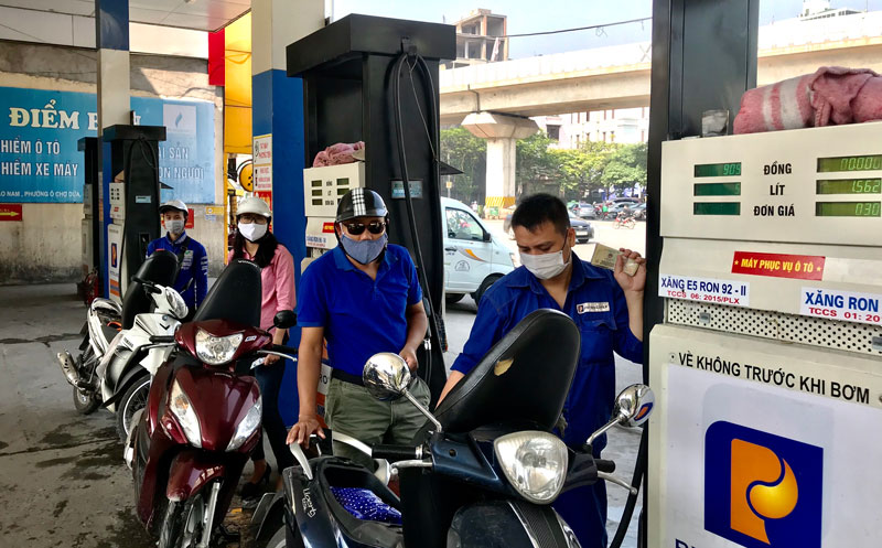 Giá xăng, dầu đồng loạt tăng mạnh