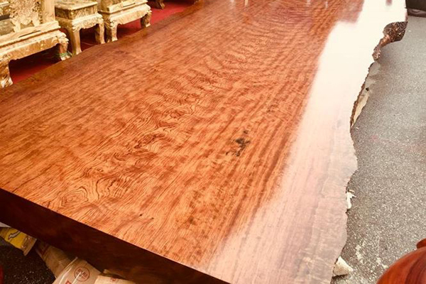 Sập gỗ nu cẩm lai giá 3 tỉ đồng ở Hà Nội