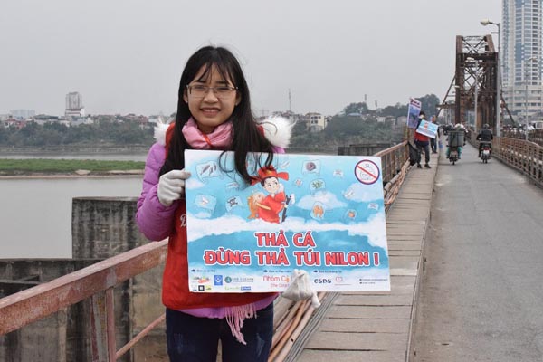 Muôn kiểu thả cá chép về trời