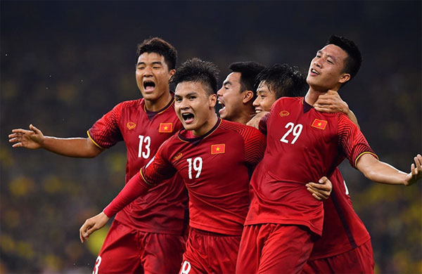 Việt Nam vô địch AFF Cup, kinh tế tận dụng được gì?