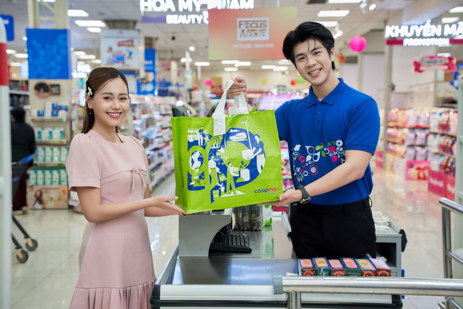 Saigon Co.op khuyến khích người tiêu dùng không sử dụng túi nylon- Ảnh 1.