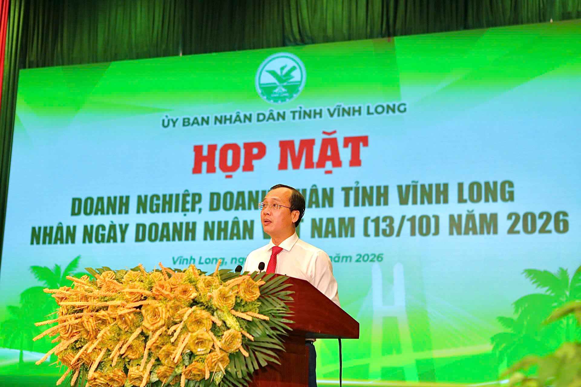 Chủ tịch Vĩnh Long: Không để doanh nghiệp mất thời gian, chi phí vì vướng mắc từ chính quyền- Ảnh 1.