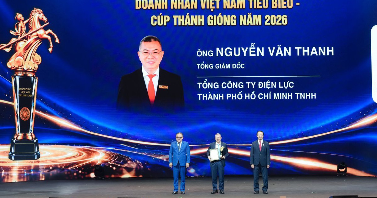 Tổng Giám đốc EVNHCMC được vinh danh "Doanh nhân Việt Nam tiêu biểu - Cúp Thánh Gióng"