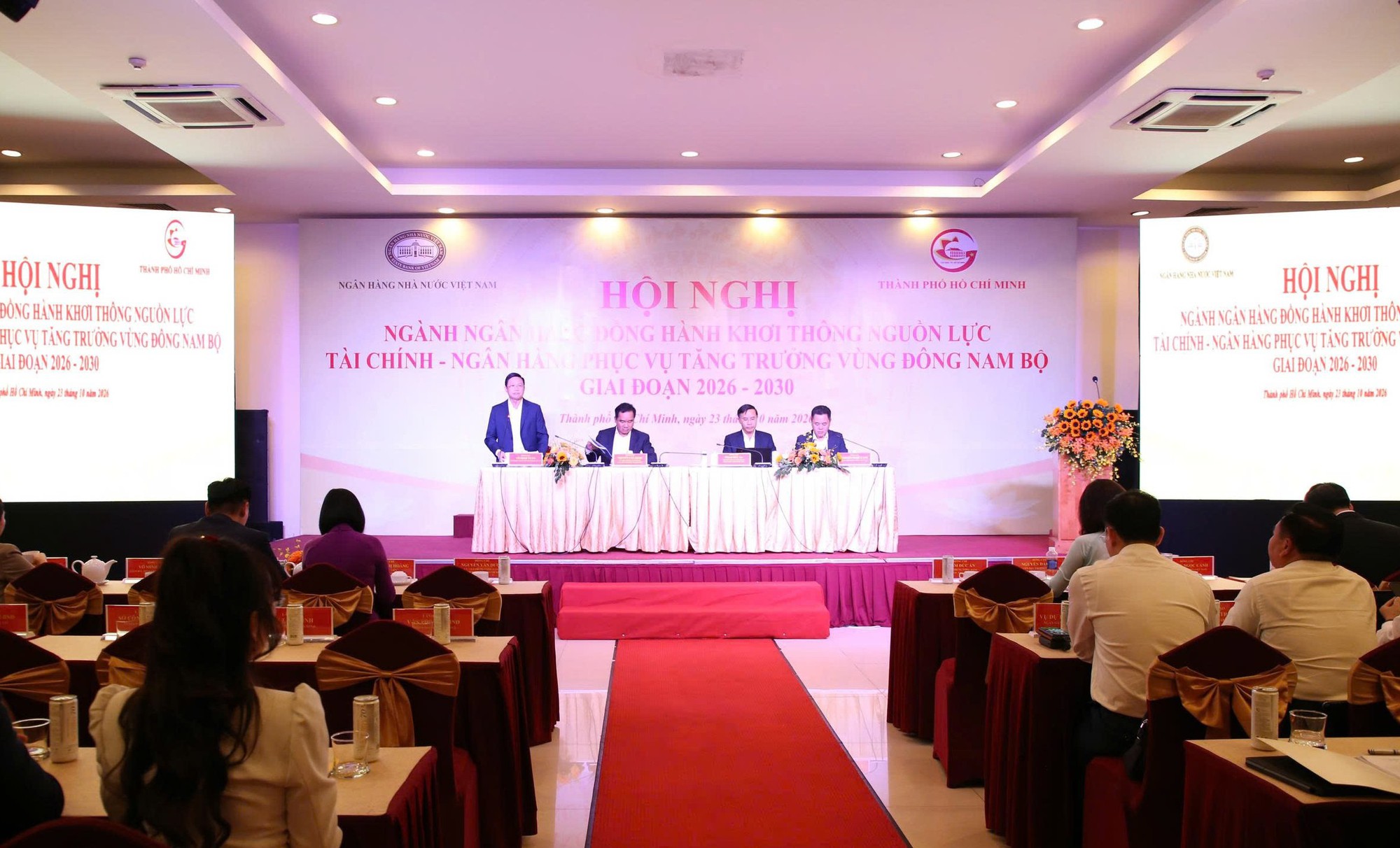 Khơi thông nguồn lực tài chính phục vụ tăng trưởng vùng Đông Nam Bộ- Ảnh 2.