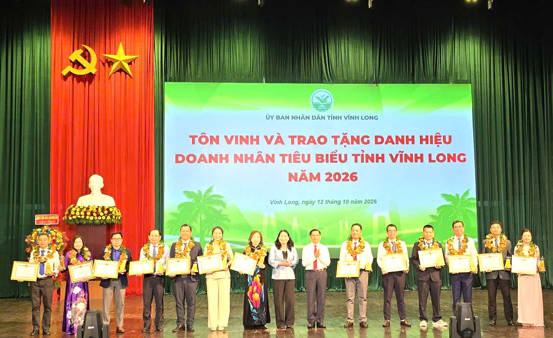 Chủ tịch Vĩnh Long: Không để doanh nghiệp mất thời gian, chi phí vì vướng mắc từ chính quyền- Ảnh 2.