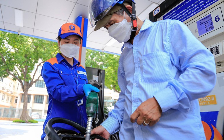 Khẩn trương xem xét phương án giảm thuế tiêu thụ đặc biệt với xăng về 0% và giảm giá điện - Ảnh 7.