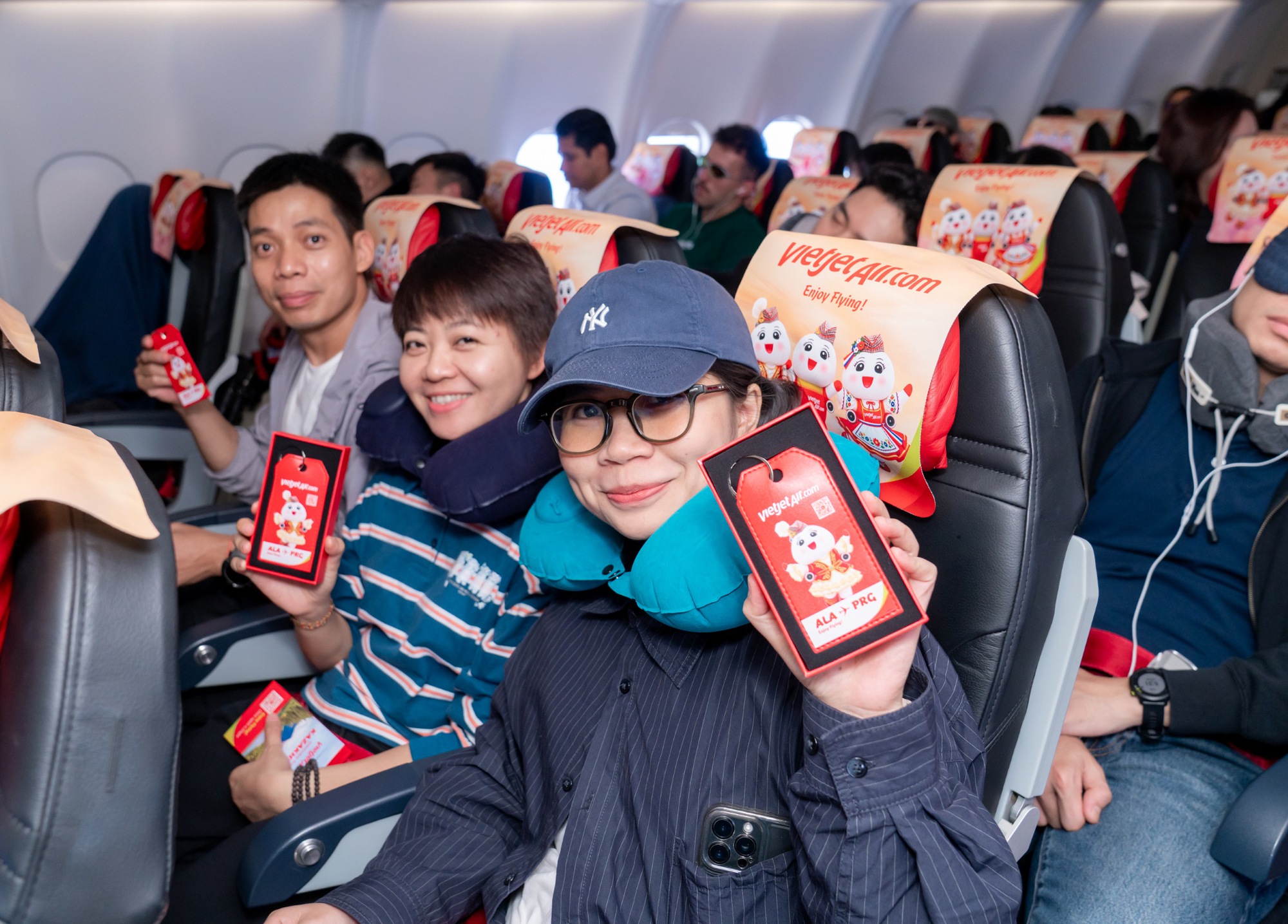 Vietjet khai trương đường bay đến Almaty và Praha- Ảnh 5.