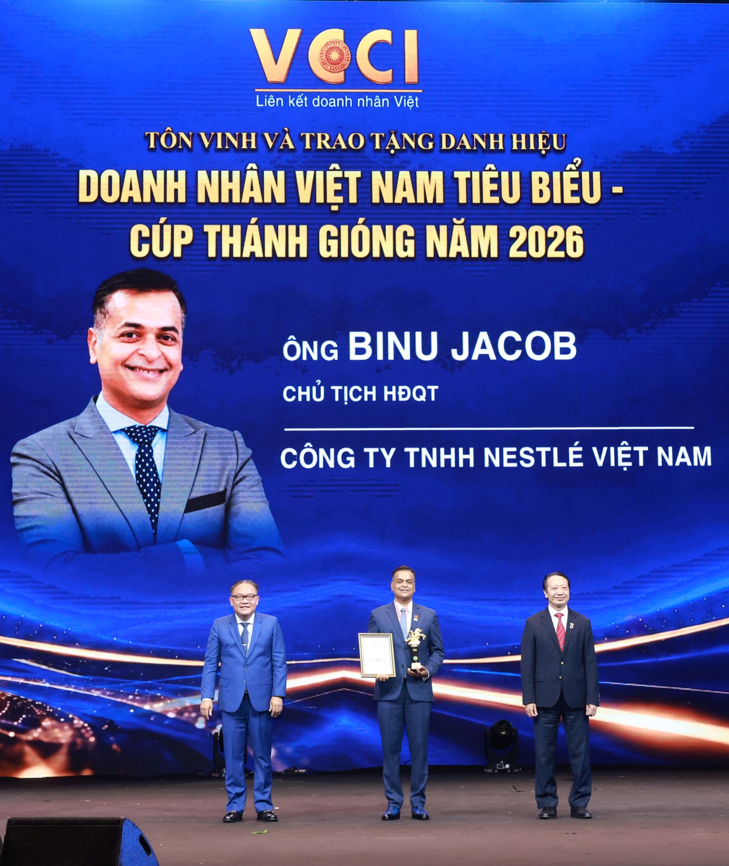 Nhận Cúp Thánh Gióng 2026, Tổng Giám đốc Nestlé Việt Nam cam kết thúc đẩy phát triển bền vững- Ảnh 2.