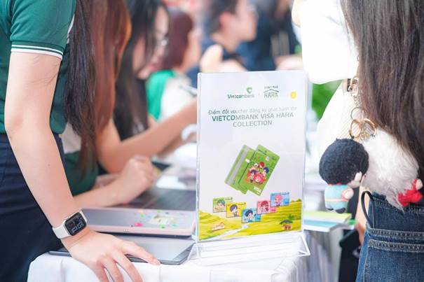 Vietcombank đồng đầu tư Quán Nhà Haha, đưa dàn nghệ sĩ lên bộ sưu tập thiết kế thẻ độc quyền- Ảnh 4.