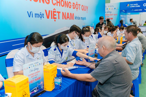 Long Châu được Forbes Việt Nam vinh danh trong Top 50 Doanh nghiệp Dẫn đầu về ESG Việt Nam 2026- Ảnh 4.