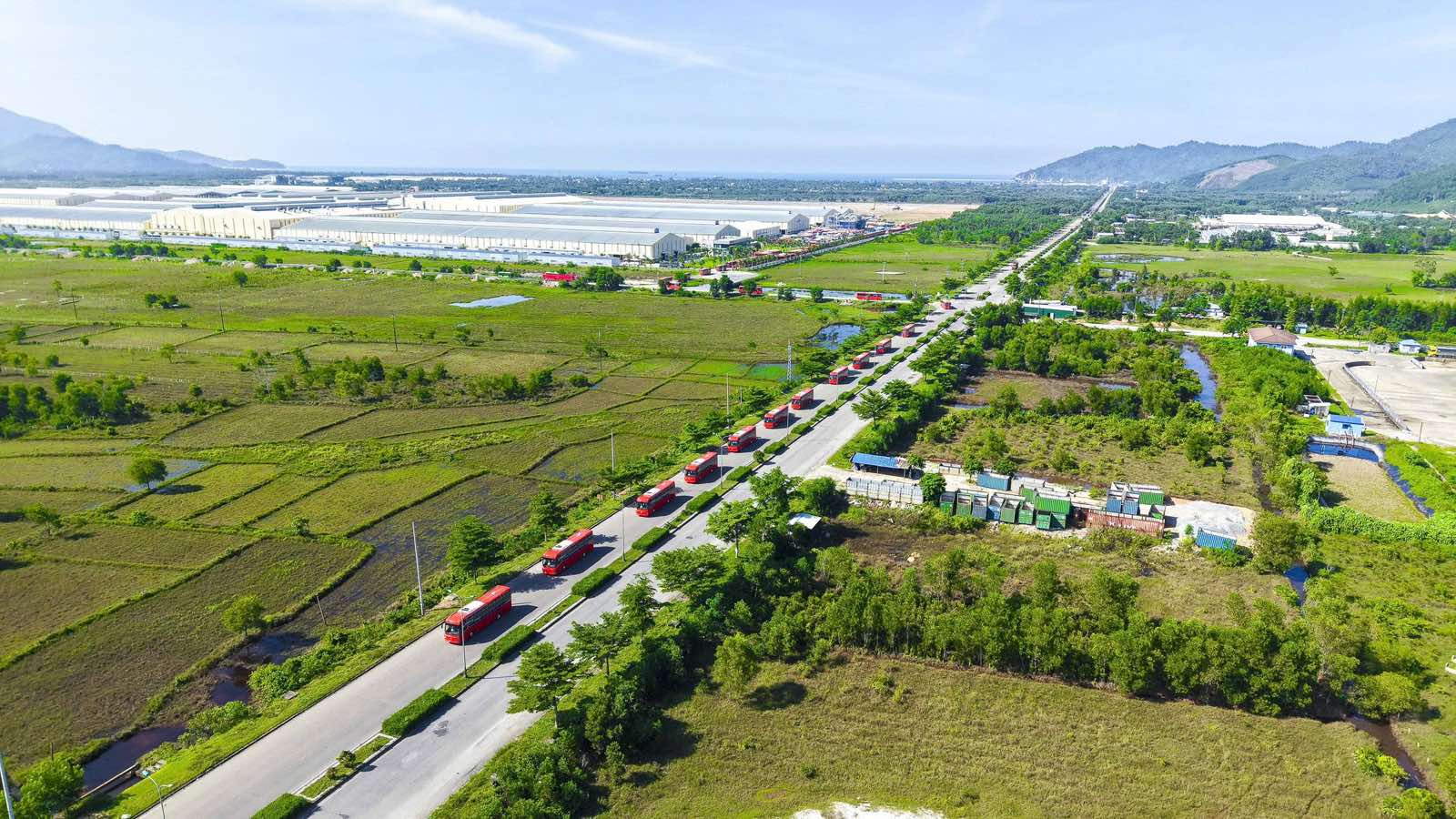 Xe bus giường nằm thuần điện do Việt Nam sản xuất lần đầu được đưa vào vận tải liên tỉnh- Ảnh 3.
