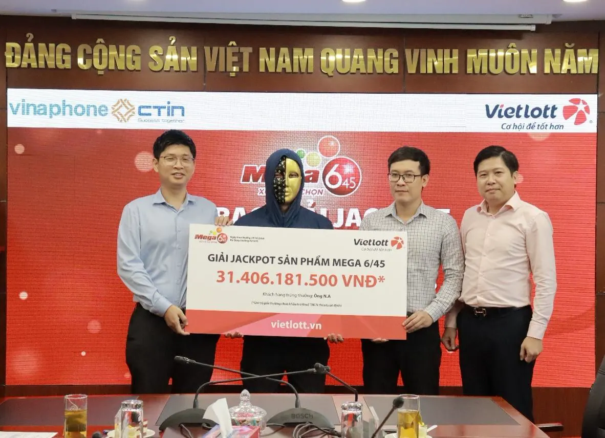 Trúng Jackpot hơn 31 tỷ đồng, người đàn ông Hải Phòng dành 400 triệu đồng làm từ thiện - Ảnh 1.