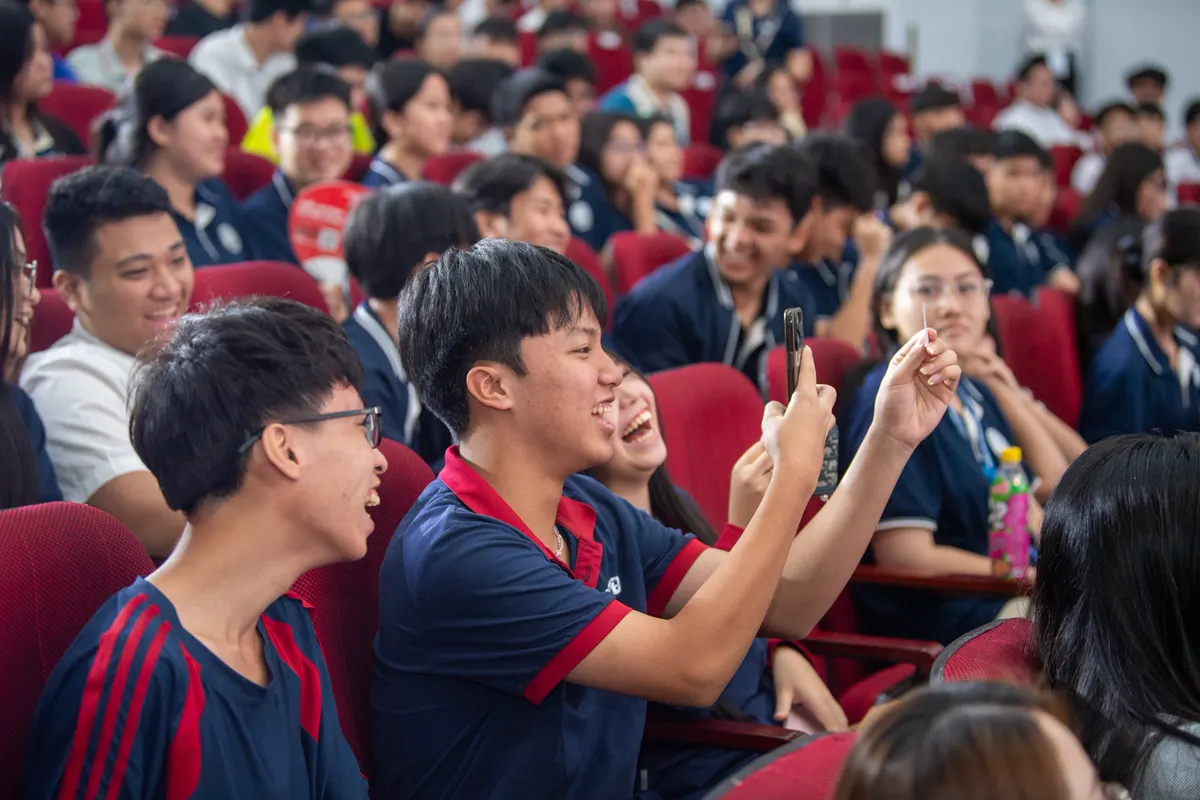 Lần đầu tiên học sinh THPT cả nước được thi AI chuẩn quốc tế miễn phí - Ảnh 2.