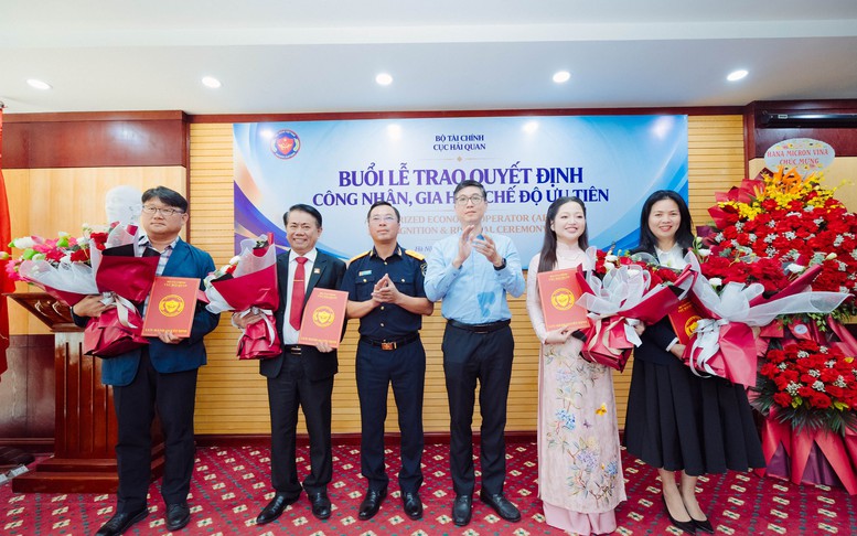 74 doanh nghiệp diện ưu tiên hải quan đóng góp tới 1/3 kim ngạch xuất nhập khẩu
