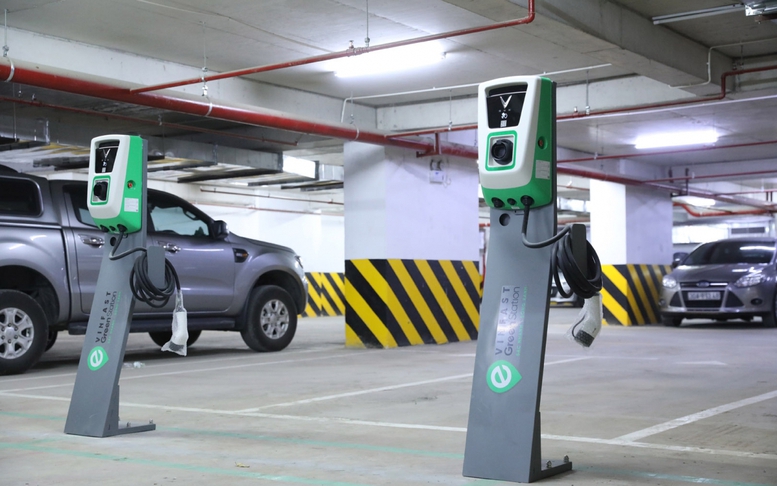 Khẩn trương xem xét phương án giảm thuế tiêu thụ đặc biệt với xăng về 0% và giảm giá điện - Ảnh 13.