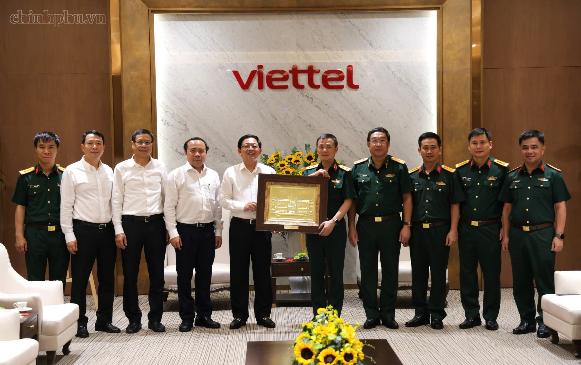 Phó Thủ tướng Hồ Quốc Dũng làm việc với Viettel về nghiên cứu, phát triển khoa học, công nghệ, chuyển đổi số- Ảnh 2.