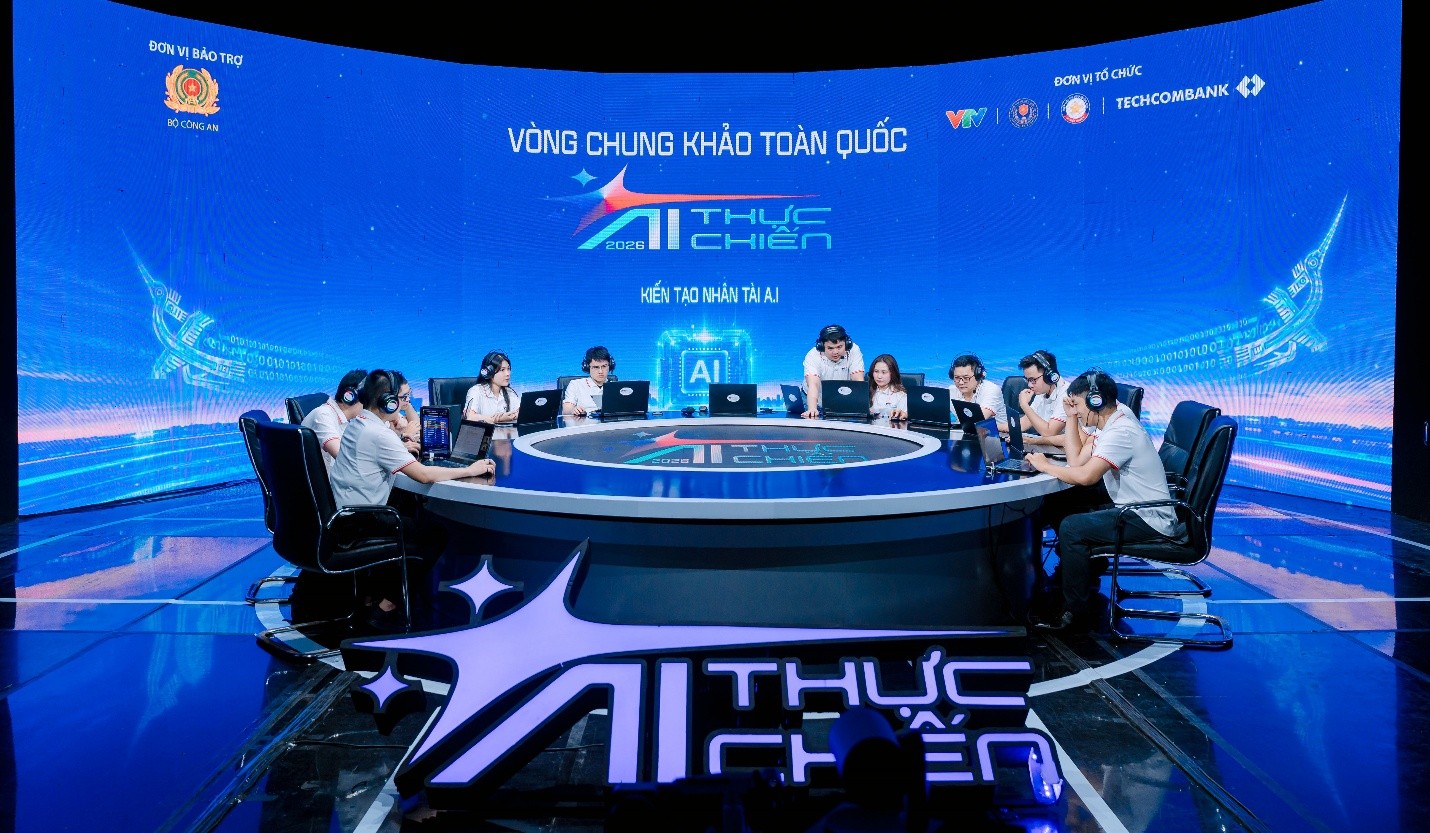 AI Thực chiến mùa 2: Techcombank tiếp tục trao học bổng triệu đô, tìm tài năng trẻ AI- Ảnh 2.